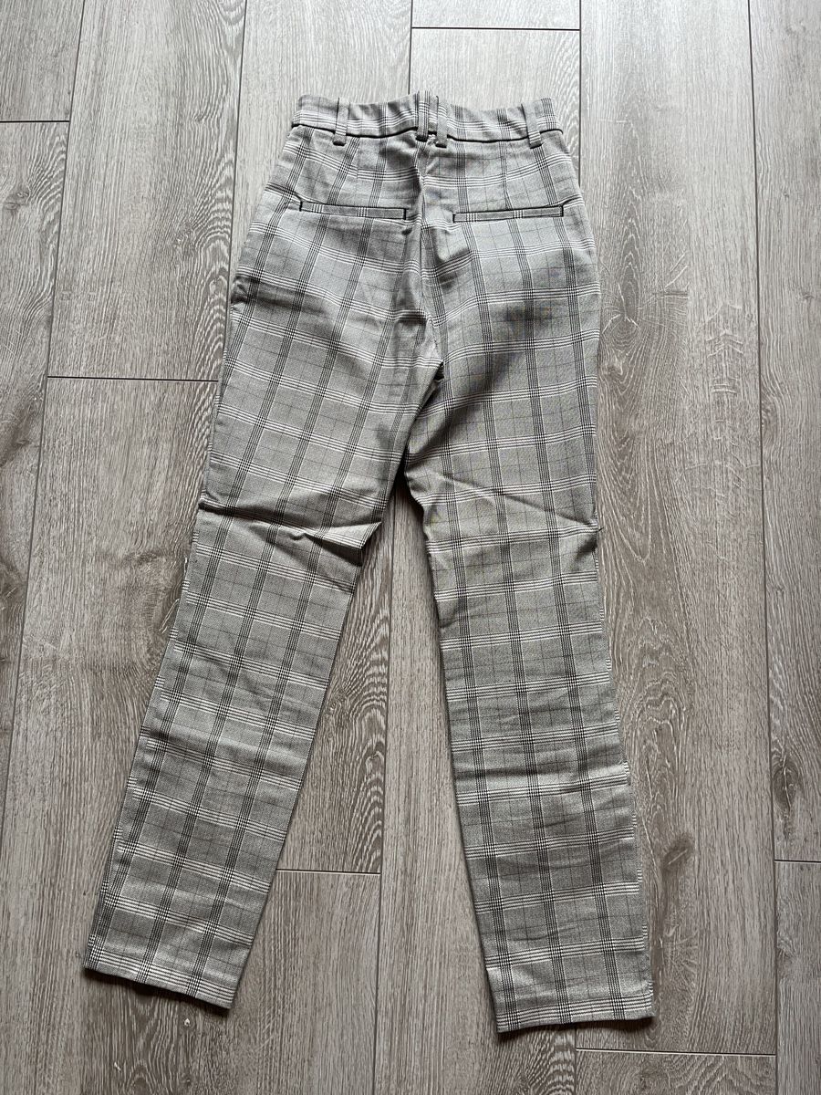 H&M Pantaloni: Pantalon gris – Usato da Le Locle venduto da Ophelhugy 1