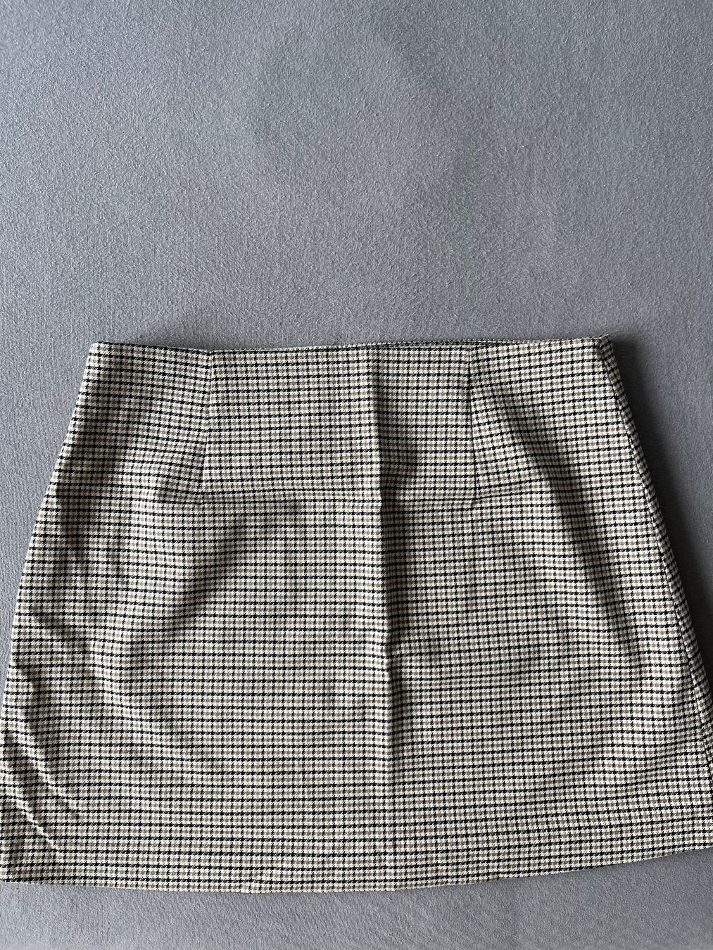 H&M Gonne: Light Beige Miniskirt with classic dogtooth pattern – Nuovo (secondo la descrizione) da Zürich venduto da ana_h52x 1