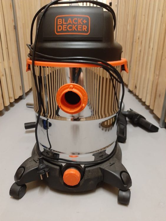 BLACK DECKER Aspirador multiuso BXVC30PTDE de sólidos y líquidos con