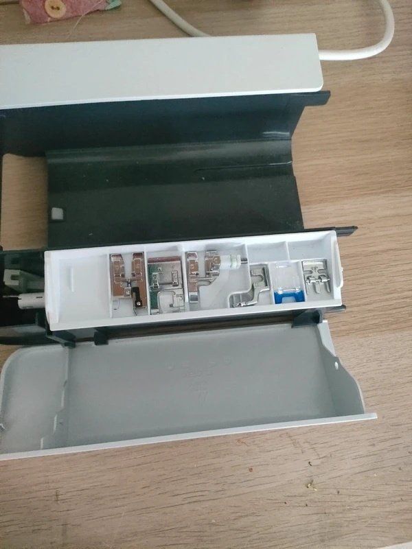 Bernina Macchine da cucire: Machine à coudre Bernette B79 en excellent état – Usato da Witterswil venduto da g__g 6