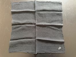Schwarzes Tuch mit Monogramm AS 31x32cm
