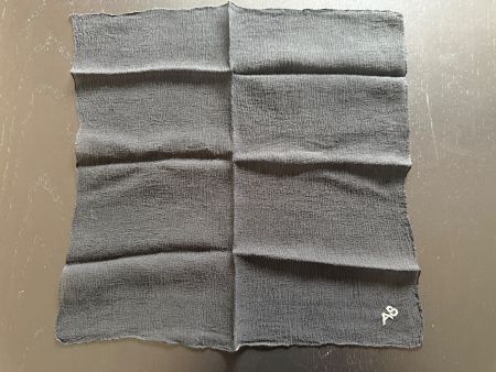 Schwarzes Tuch mit Monogramm AS 31x32cm