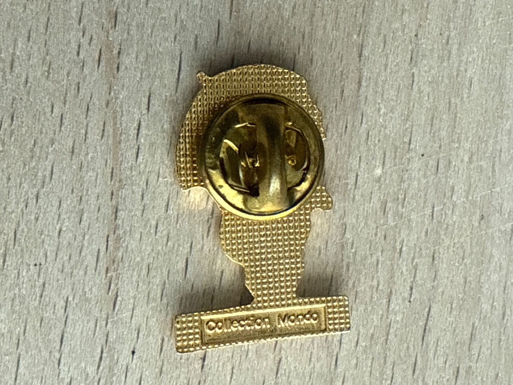 Plaketten & Abzeichen: Pin MONDO – Gebraucht aus Glattbrugg von Schweigmatt 1