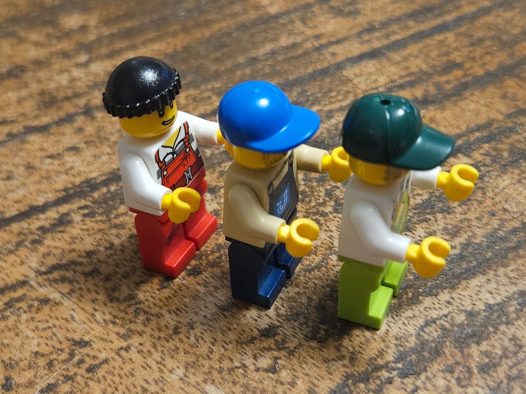 Lego Kit di costruzioni: lego lot de 3 figurines – Usato da Confignon venduto da Ecrofigs 3