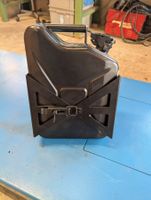 10l Benzinkanister mit Halter