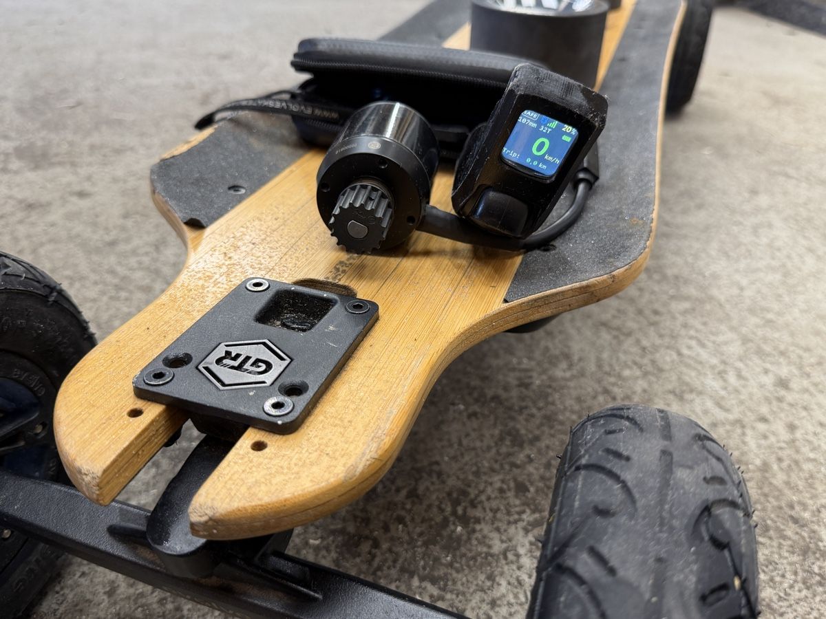Skateboards: Evolve GTR Bamboo Allterrain und Strassenräder – Usato da Brüttisellen venduto da Mike.7 3