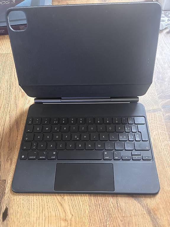 Tastiere: Magic Keyboard iPad Pro 11''  – Usato da Uettligen venduto da Wayan0