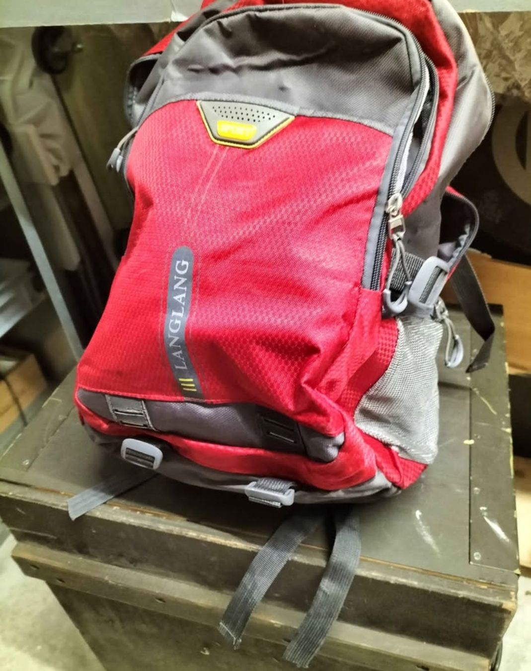 Rucksäcke: Rucksack Langlang rot/grau  – Gebraucht aus Ebikon von val_w5jm 1