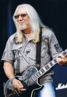Uriah Heep Mick Box Autogramm signiert Foto 20x30cm