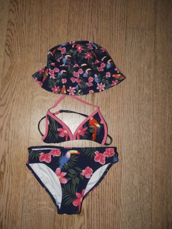 Bikini Set mit Sonnenhut Blumen Muster, Grösse 134/140