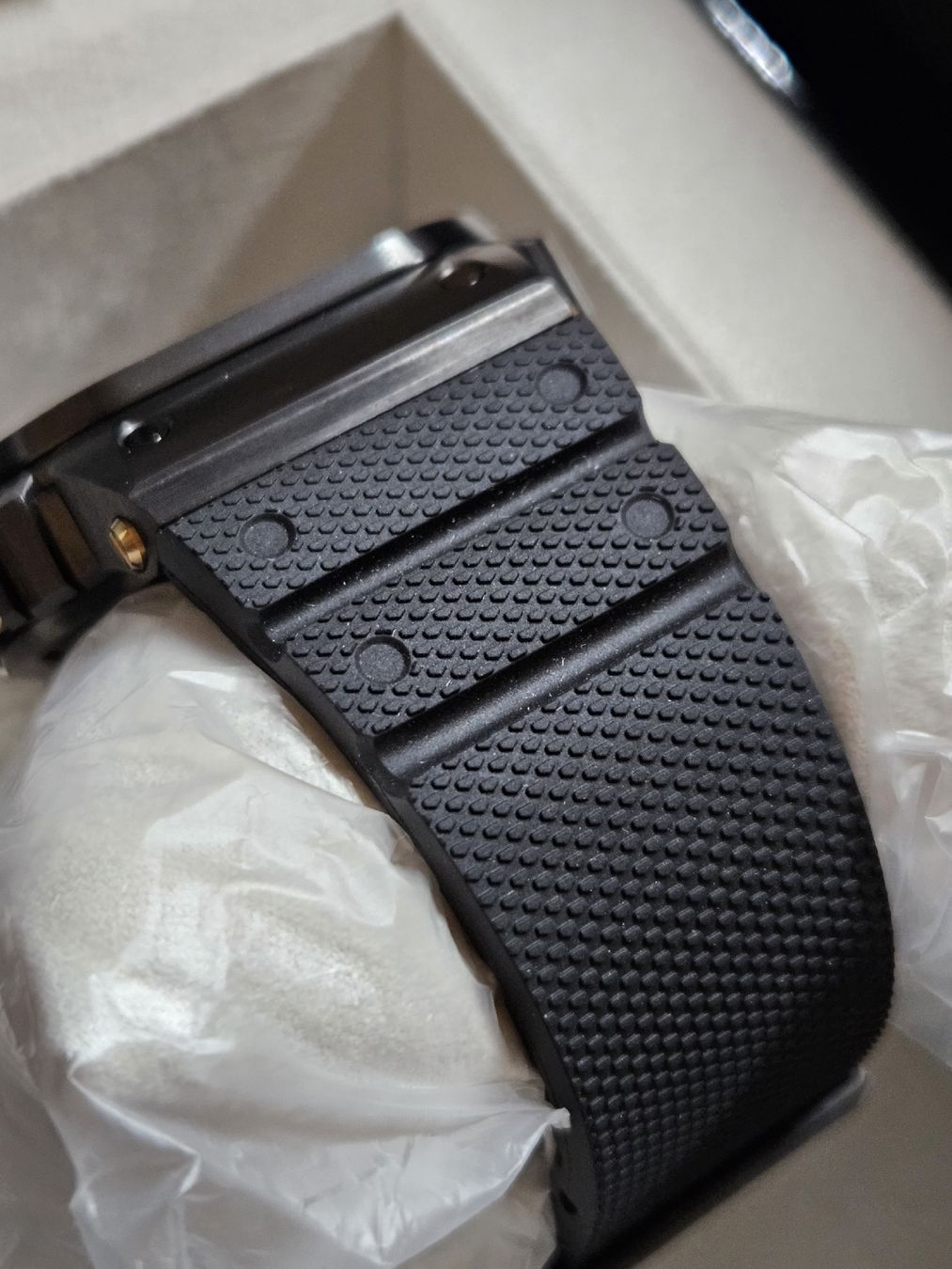 Casio Uhren: Casio MRG-B5000R-1DR + garantie – Neu (gemäss Beschreibung) aus Vevey von Photech 7