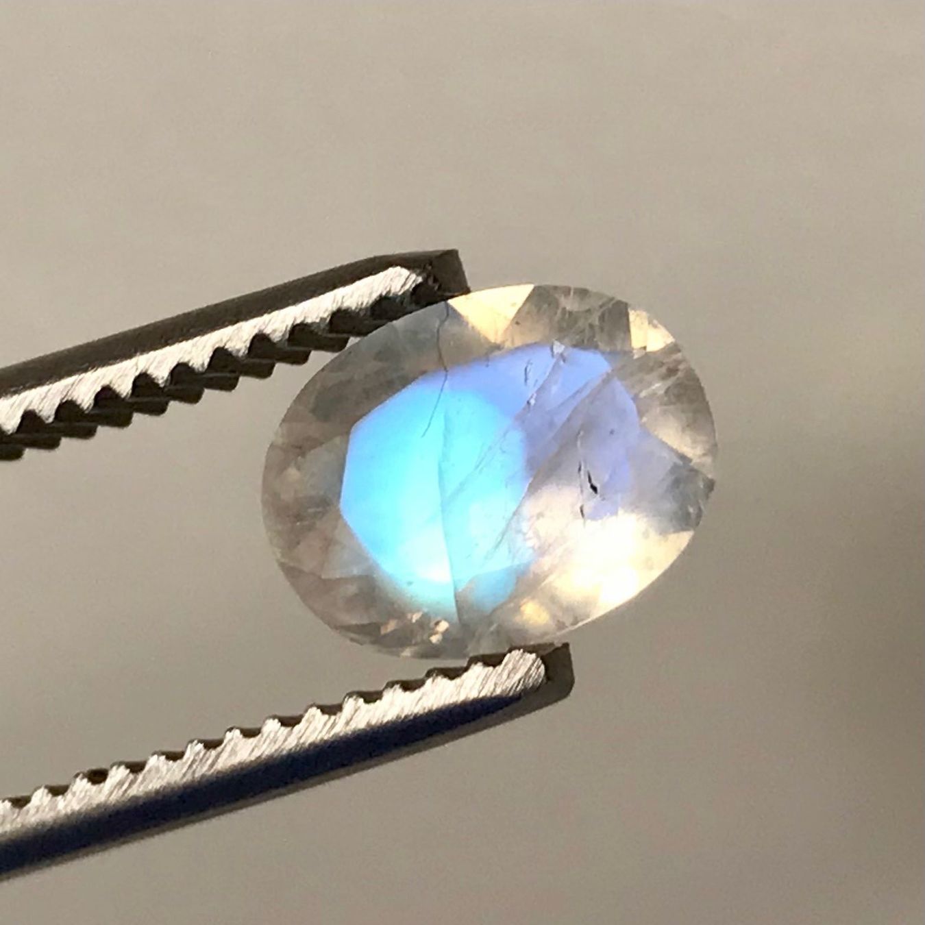 Pietre preziose: Regenbogen Mondstein, 1.6 Karat, weisser Labradorit – Nuovo (secondo la descrizione) da Biel venduto da djvalbnc 2