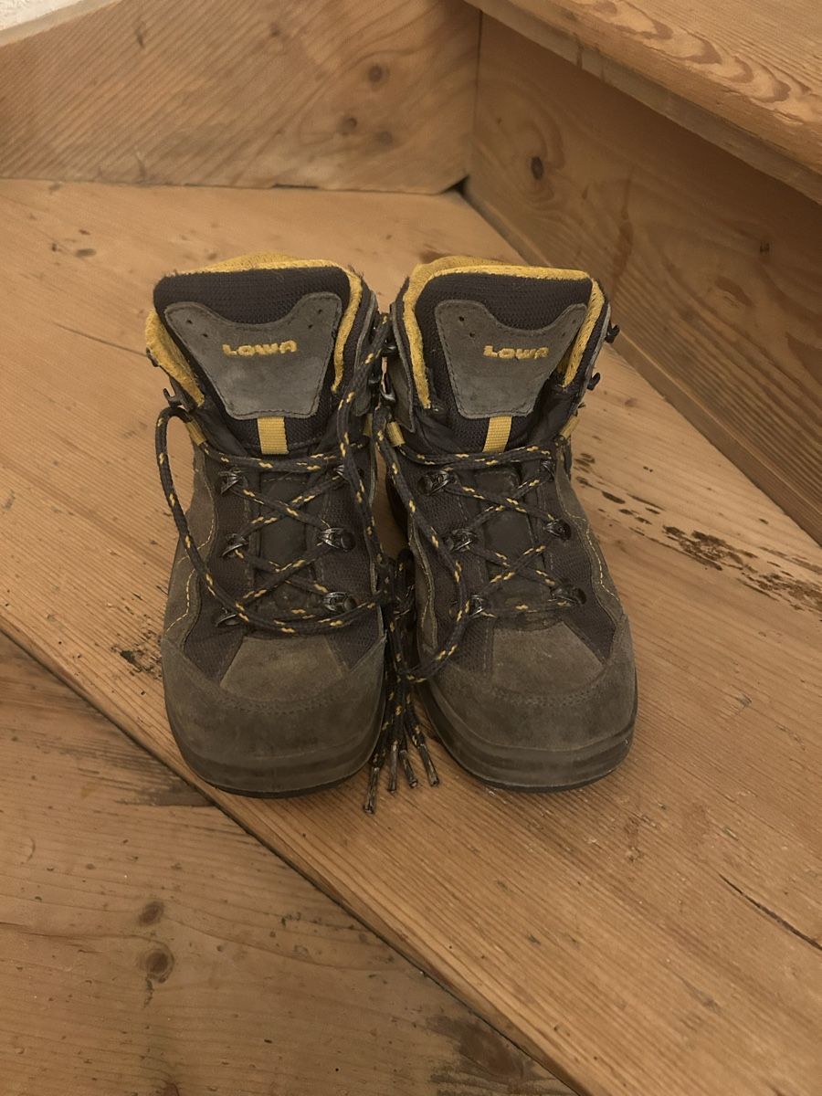 Lowa Schuhe für Jungen: Lowa Wanderschuhe 32 – Gebraucht aus Solothurn von Luciamoser88