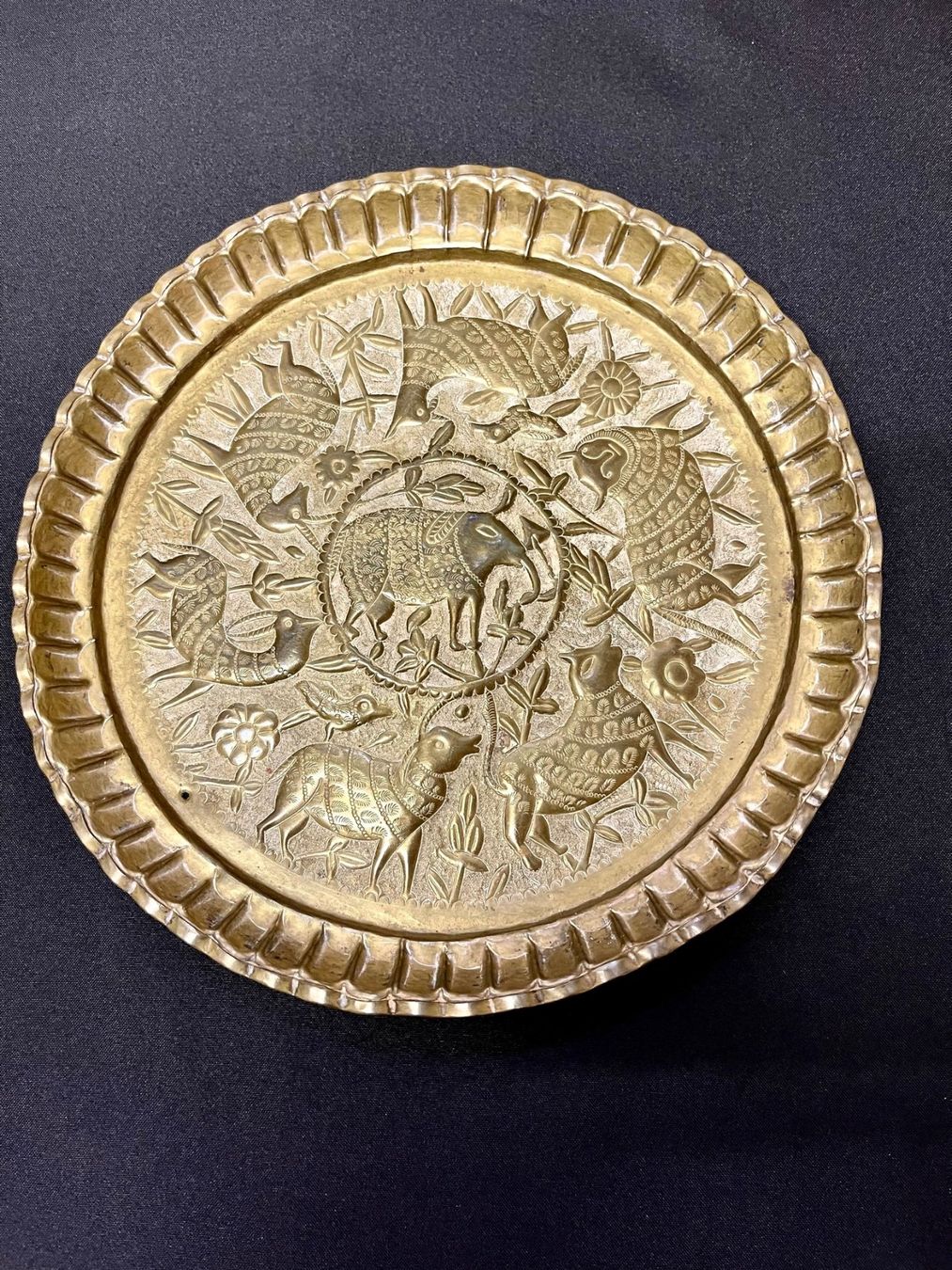 Teller: Indischer Messing Teller mit Tiermotiven – Gebraucht aus Dübendorf von Crioula