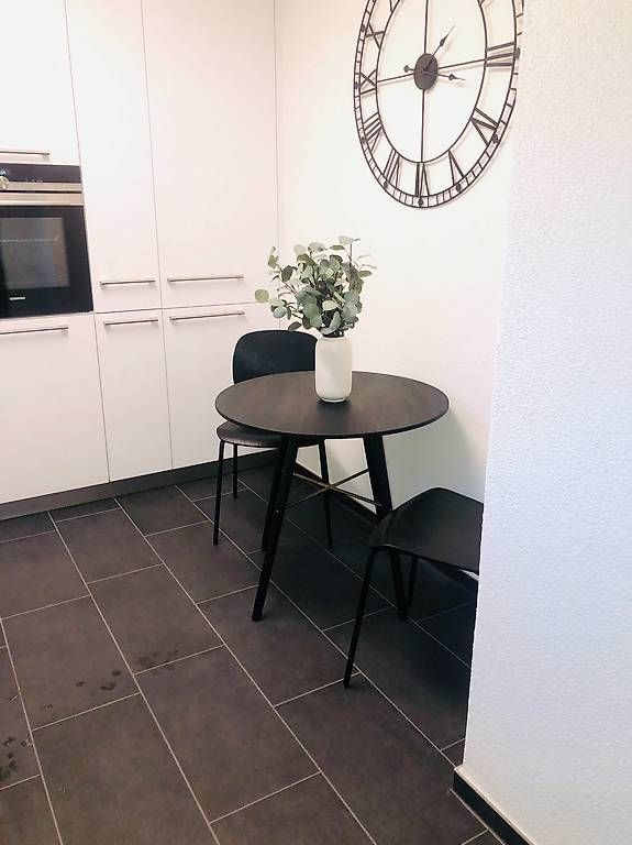 Tische: Round Black & Gold Table  Unique Custom Finish – Gebraucht aus Pfäffikon SZ von mag_q79n 3