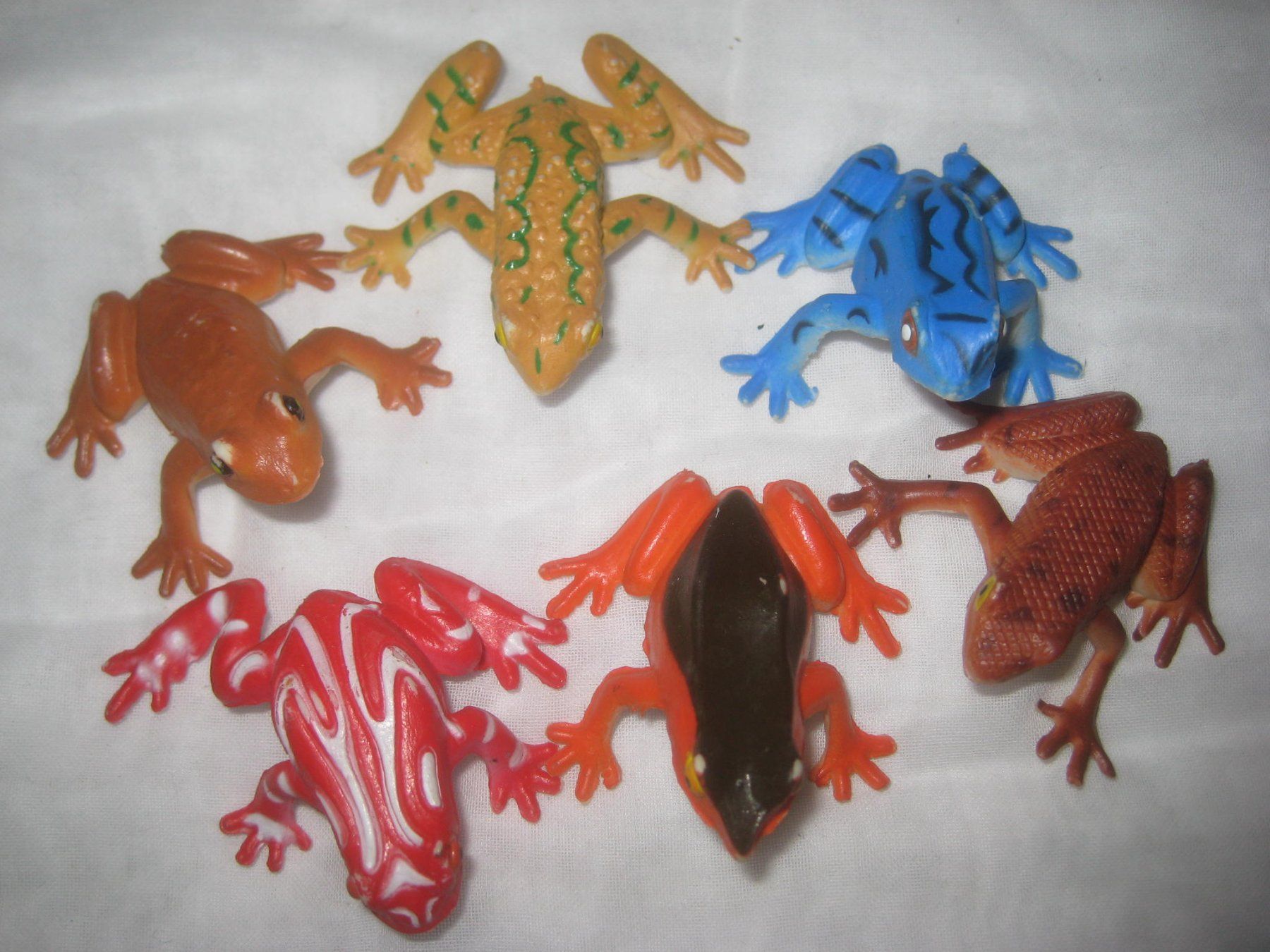 Figurines: FRÖSCHE  IN DIV  FARBEN – Neuf (Voir description) à Uster par flocke1 1