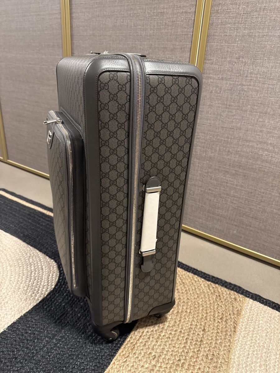 Gucci Reisekoffer: Valise GUCCI – Neu und originalverpackt aus Neuchâtel von BiMB00T 1