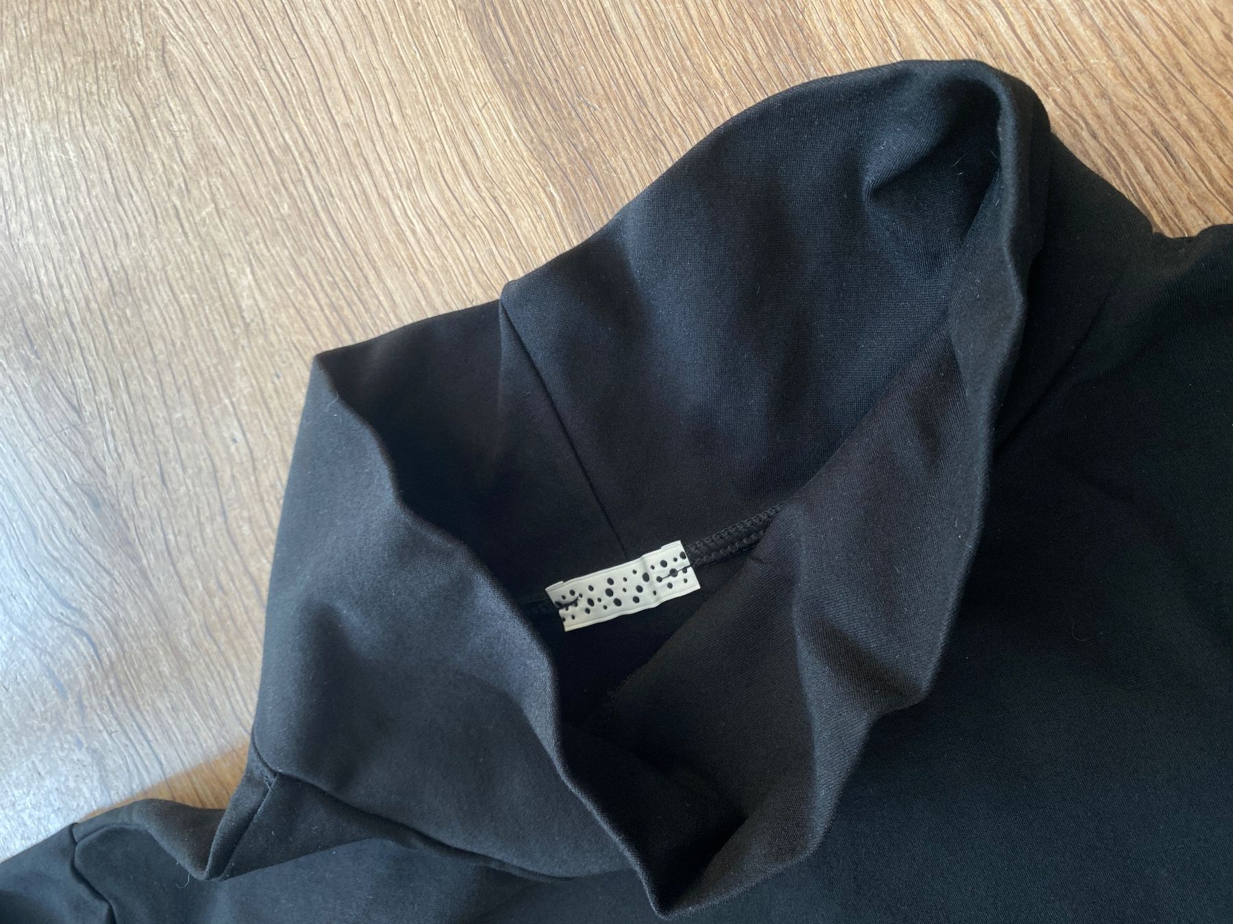 Maglioni & Felpe: SHIRT MIT KRAGEN/PULLOVER GR.1 Size / schwarz / speziell – Usato da Frauenfeld venduto da Boldi46 1