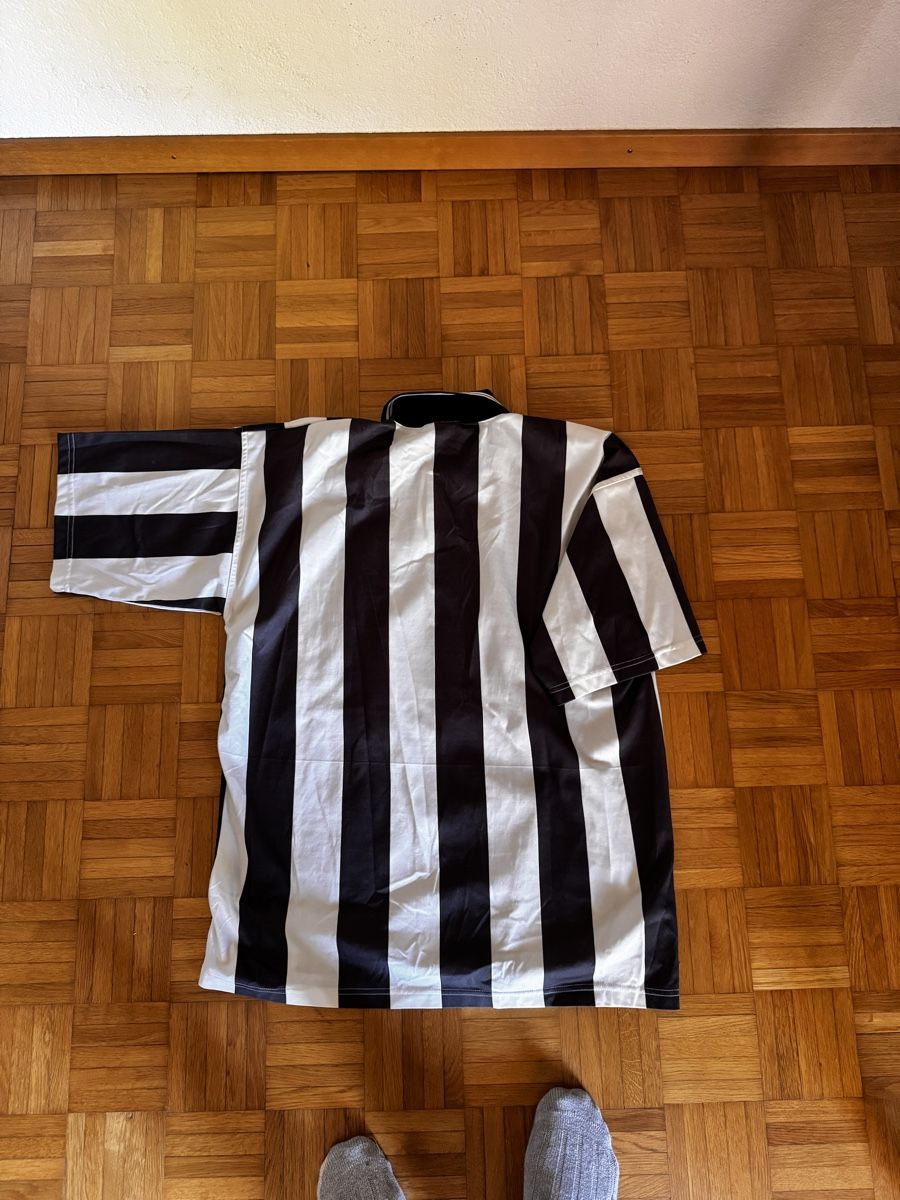 Juventus Lotti di vestiti: Juventus Turin Package #4 – Usato da Kloten venduto da Chailds 1
