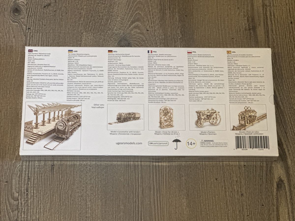 Ugears Kit di modellismo & Modellini statici: Ugears „Railway Platform“ – Nuovo e nell'imballaggio originale da Ostermundigen venduto da Bahnfan 1