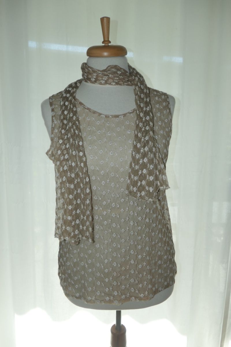 Top: Top mit Schal Blumenmuster beige Grösse M designer – Nuovo (secondo la descrizione) da Kriens venduto da phi_l95v