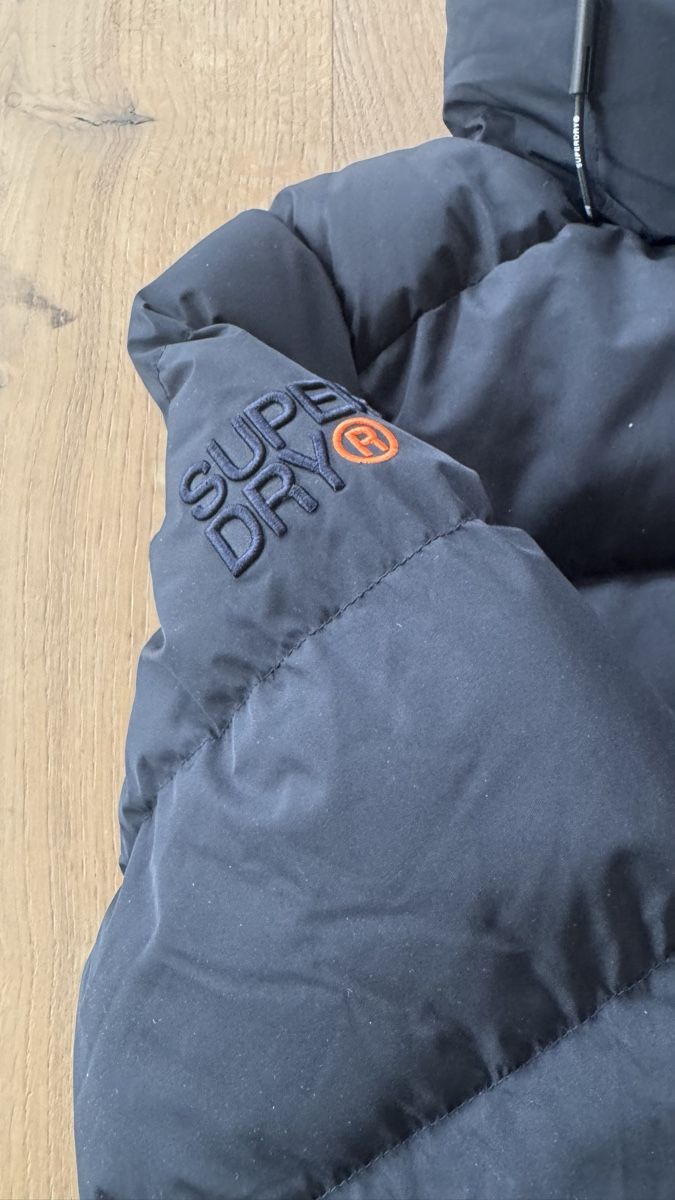 Superdry Giacche: Winterjacke Super Dry Gr.M – Usato da Moosseedorf venduto da mswalker 3