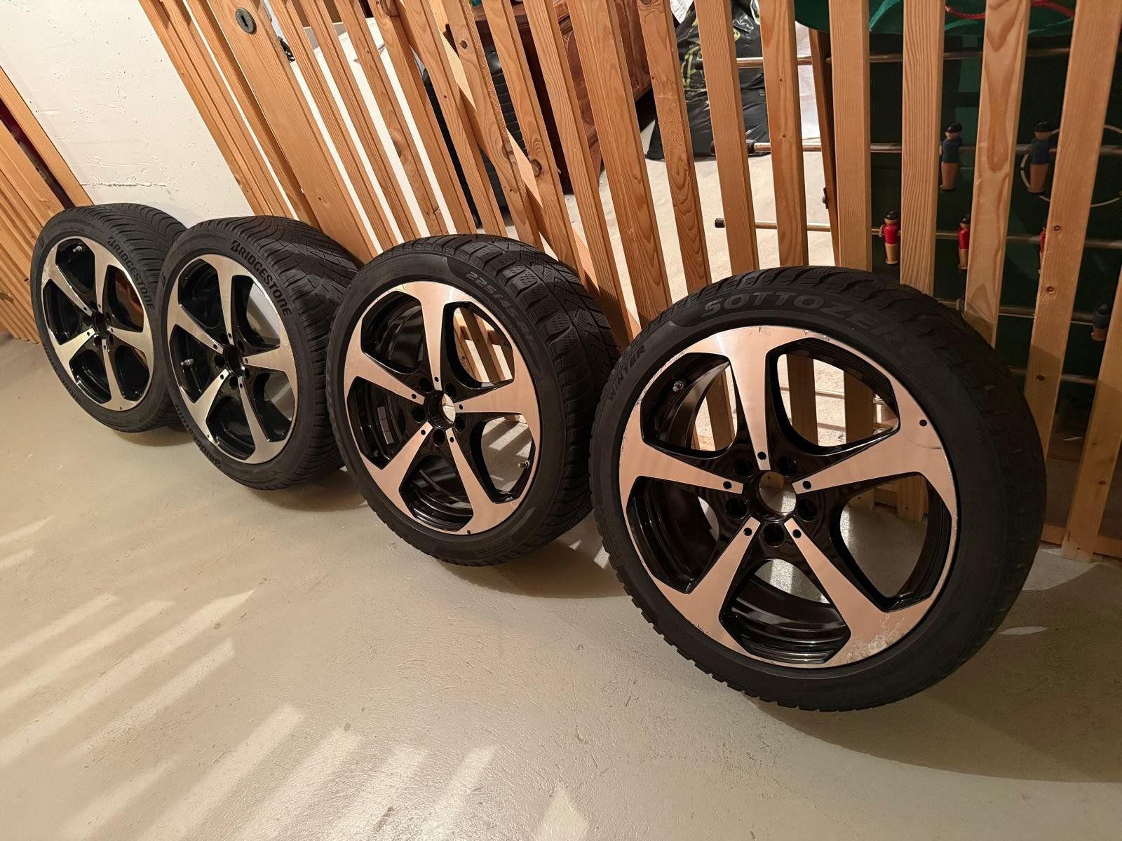 Mercedes-Benz Pneus & Kompletträder: MERCEDES BENZ SET INVERNALE COMPLETO – Gebraucht aus Zumikon von Scardamaglia
