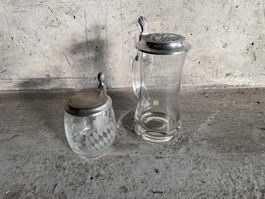 2 Bierkrüge mit Deckel