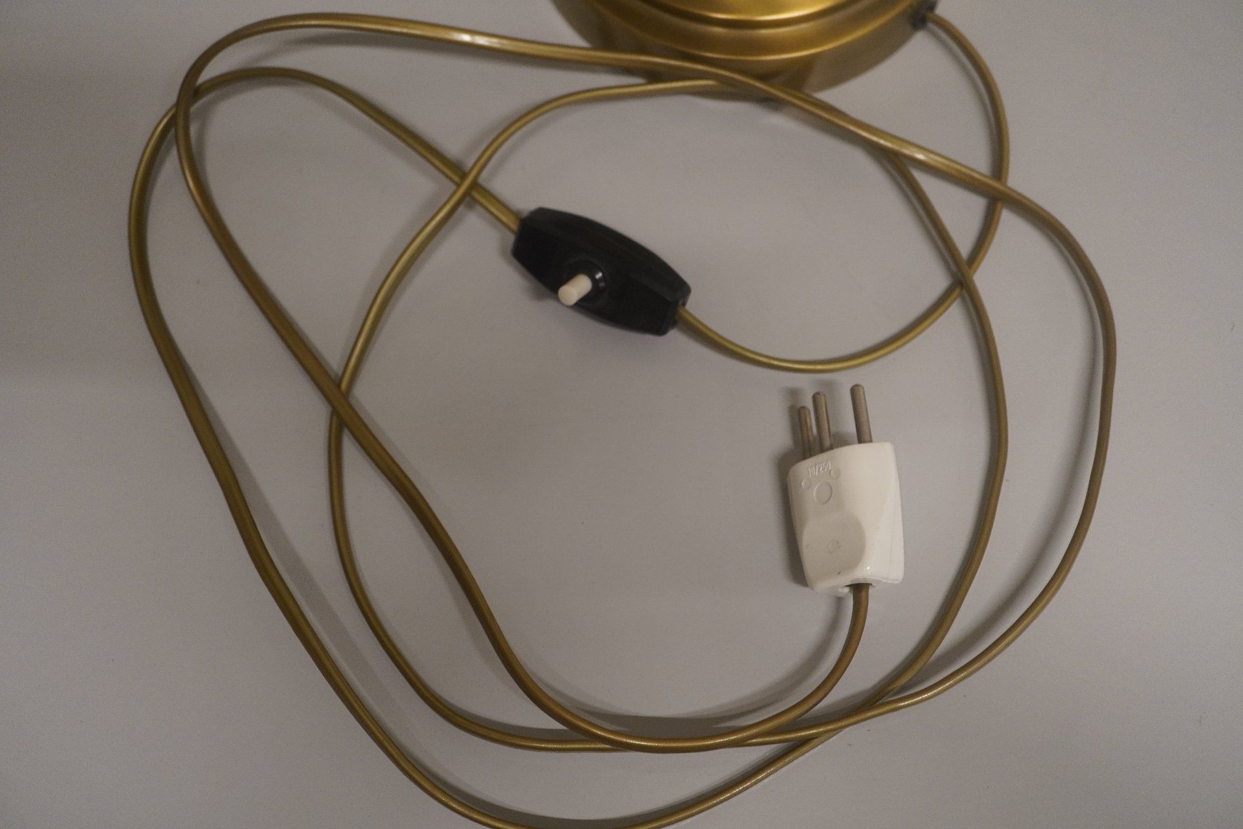 Lampen: Vintage Tischlampe mit massivem Messingfuss MA163 – Gebraucht aus Basel von B.W.B. 9