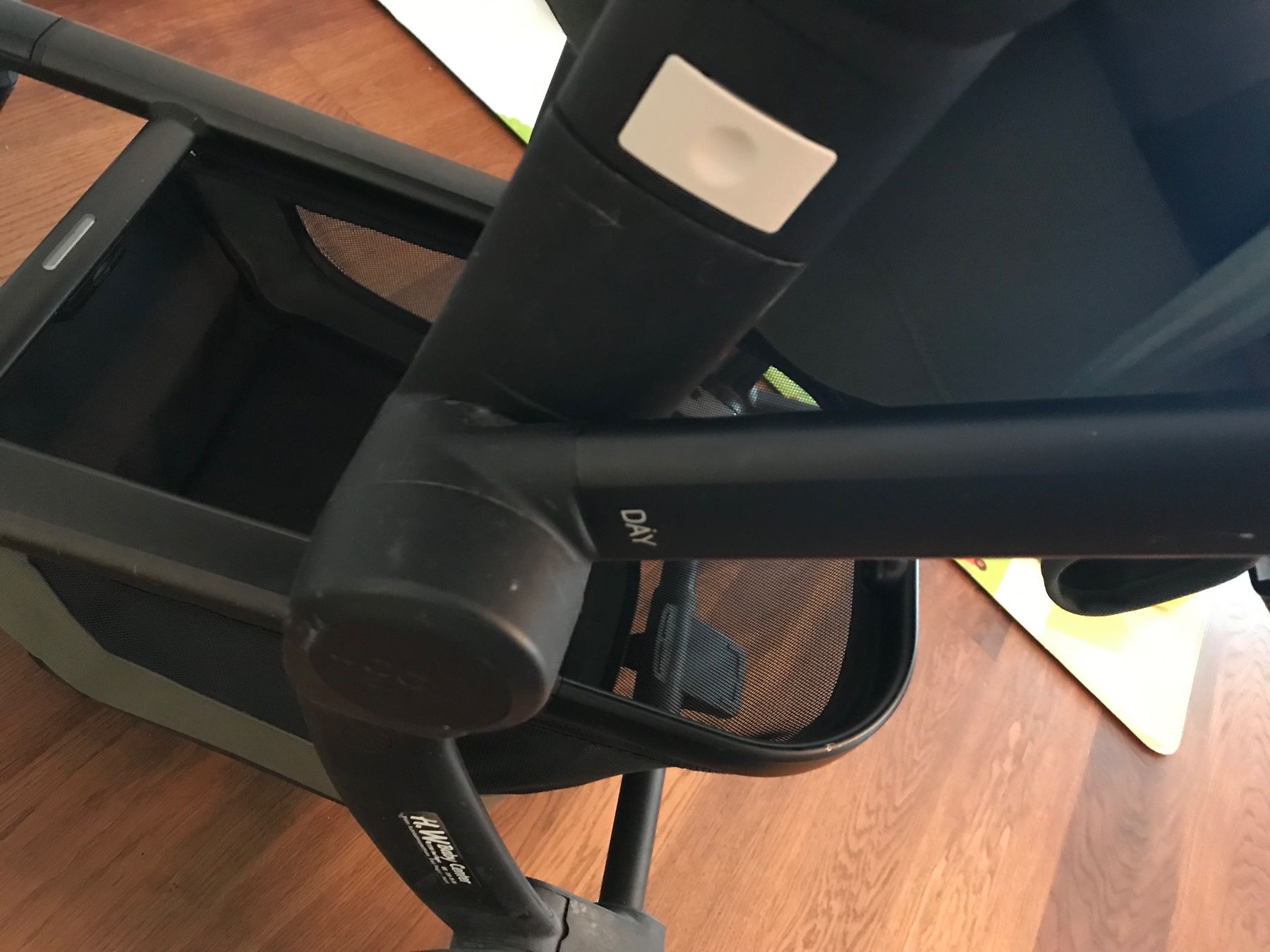 Joolz Carrozzine: Kinderwagen Joolz day+ khaki – Usato da Wollerau venduto da Oriole83 3