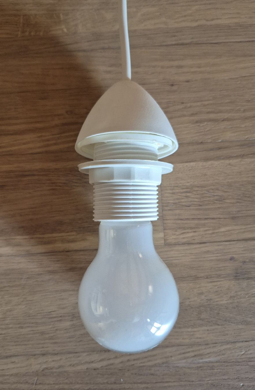Lampadari & plafoniere: Einfache Lampe - mit Glühbirne – Usato da Volketswil venduto da SwissAir86 1