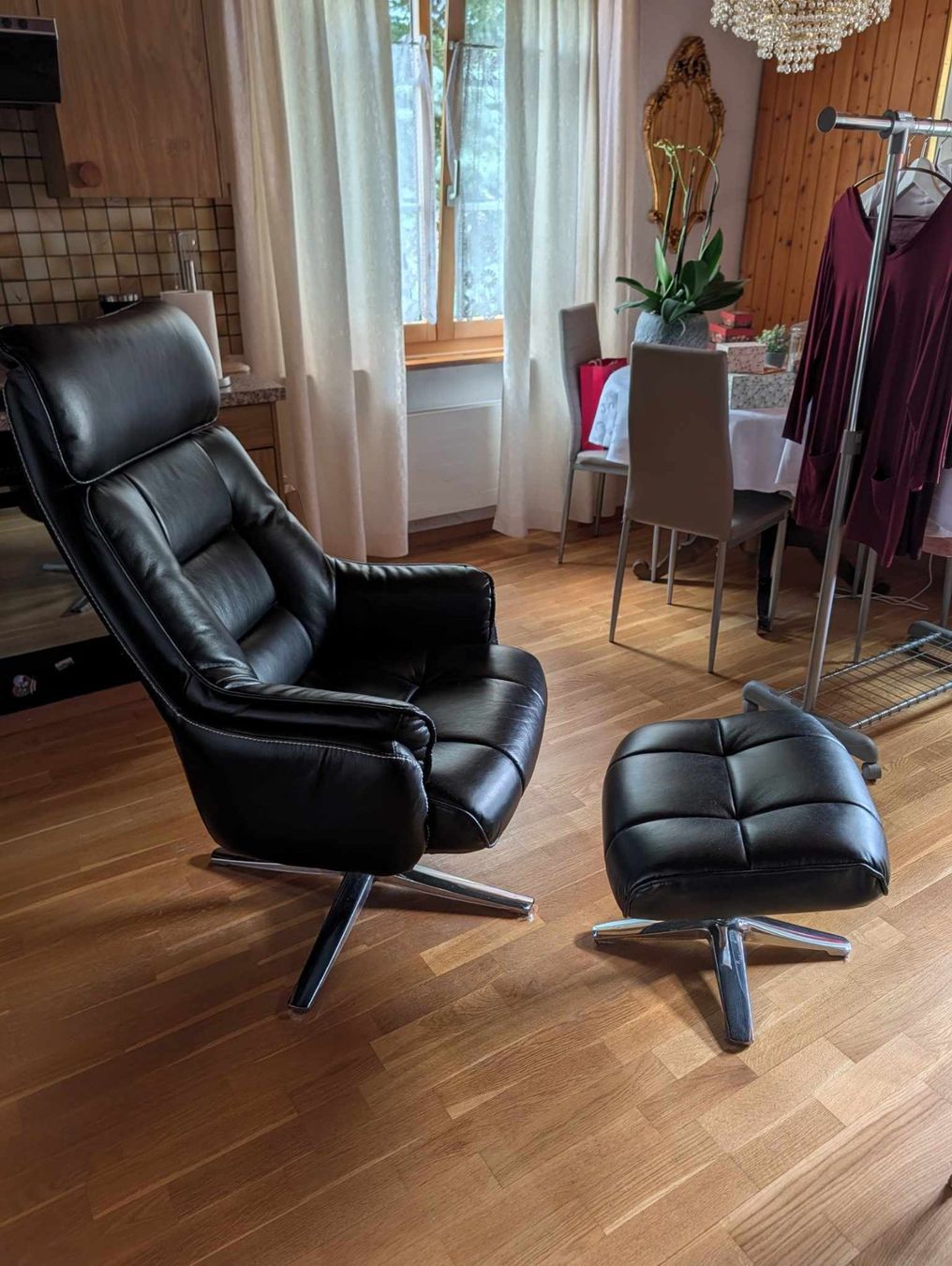 Fauteuils: Fernsehsessel mit Hocker aus Kunstleder – Neuf (Voir description) à Höri par Zorro1972