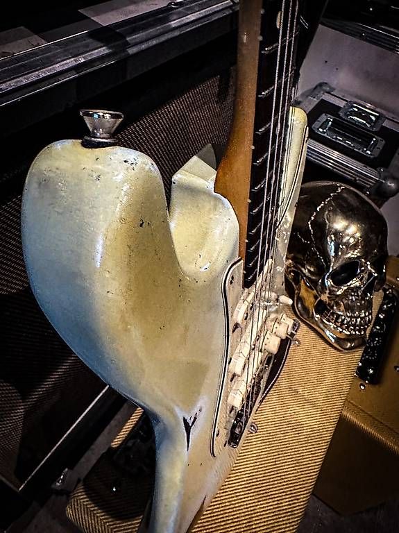 Fender Strumenti musicali: Partcaster stratocaser us parts – Usato da Montreux venduto da Alligator-AMPS 4