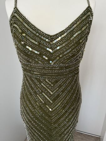 Wunderschönes Abendkleid, Grösse 40, olivgrün, neuwertig