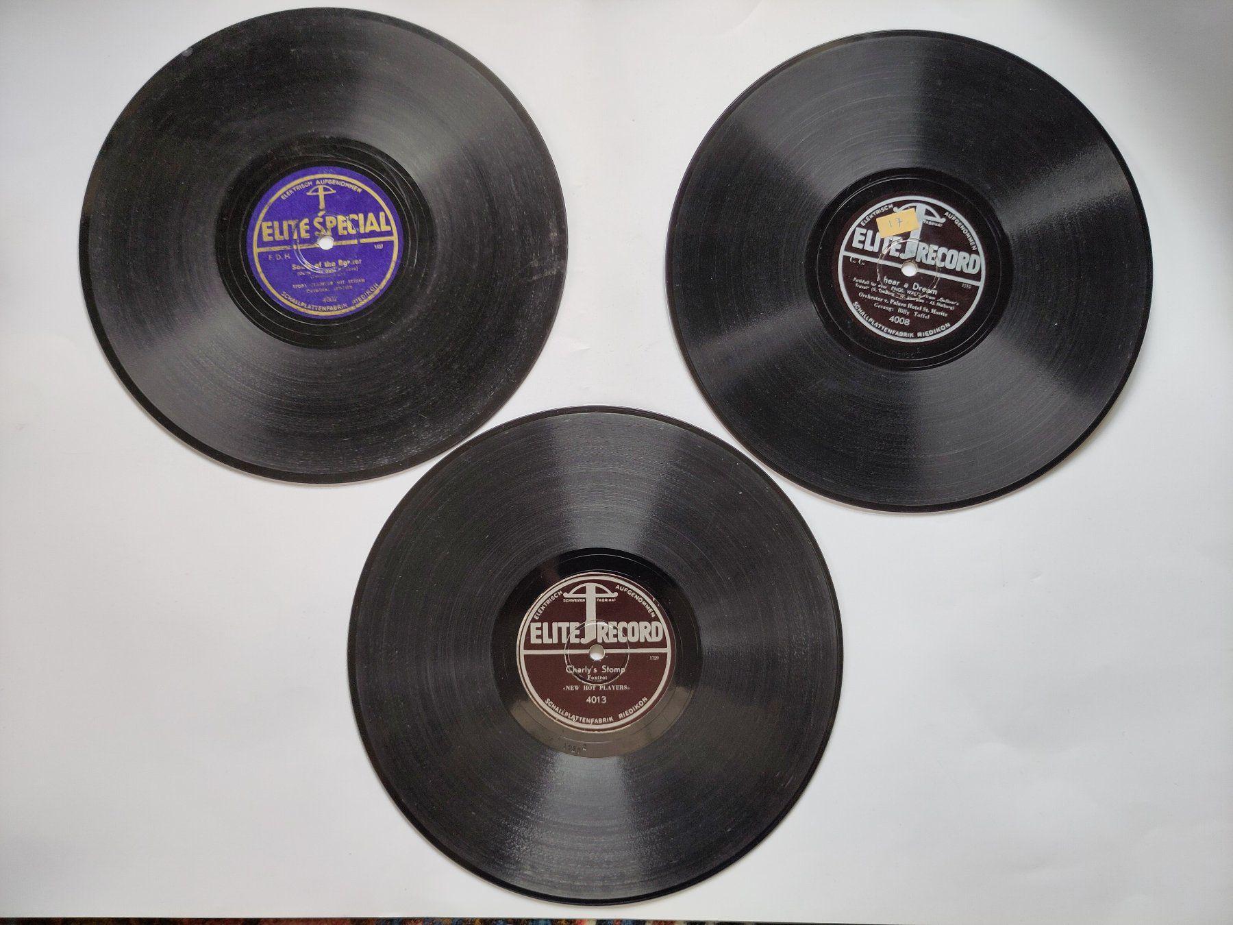 Dischi in vinile: 12 x Swing-Schellacks, Teddy Stauffer, Count Basie in Album – Usato da Schaffhausen venduto da RolfMeister 3