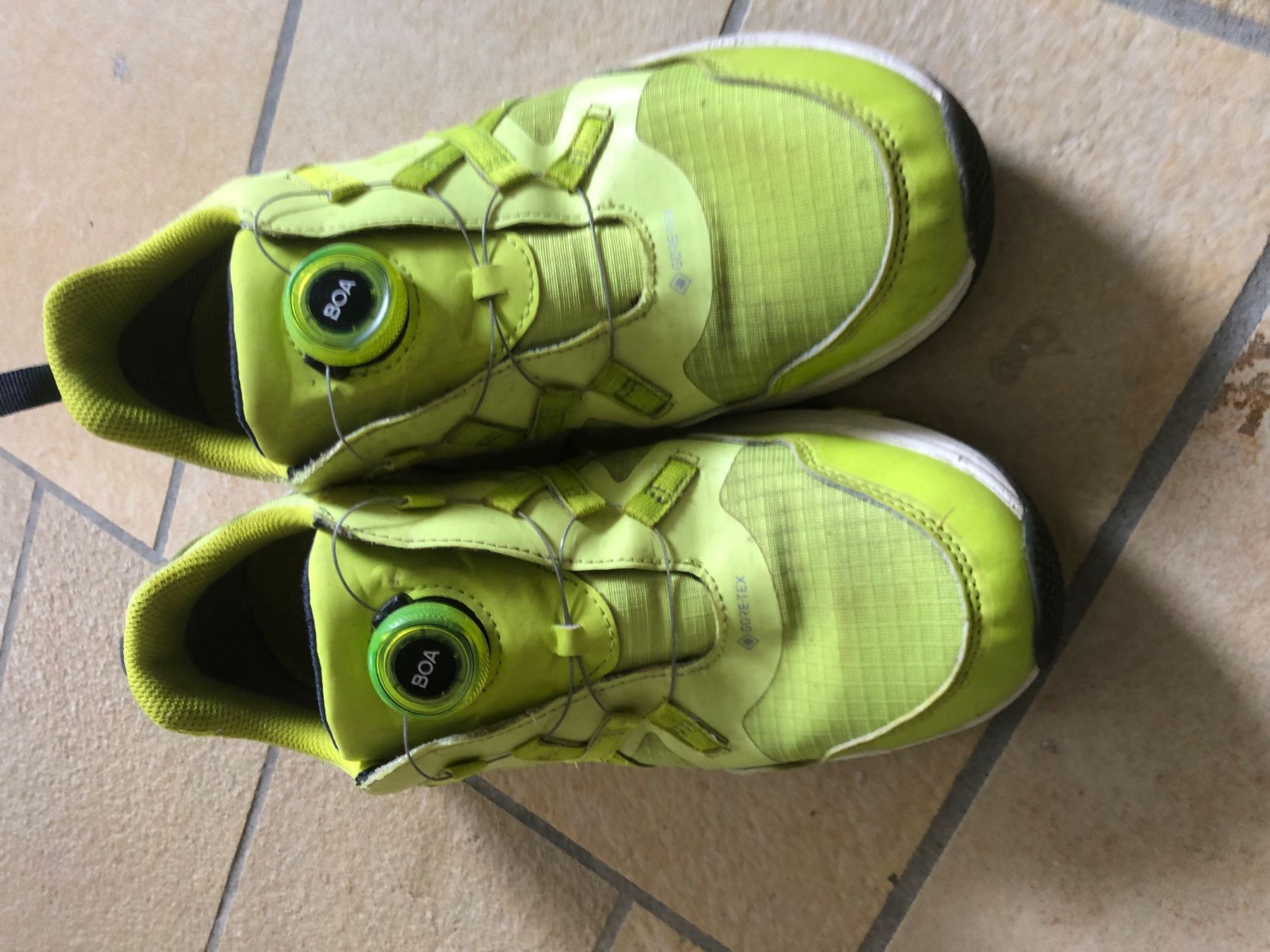 Herrenschuhe: VADO GORETEX SCHUHE 40 neongelb – Gebraucht aus Wattwil von jopara 2