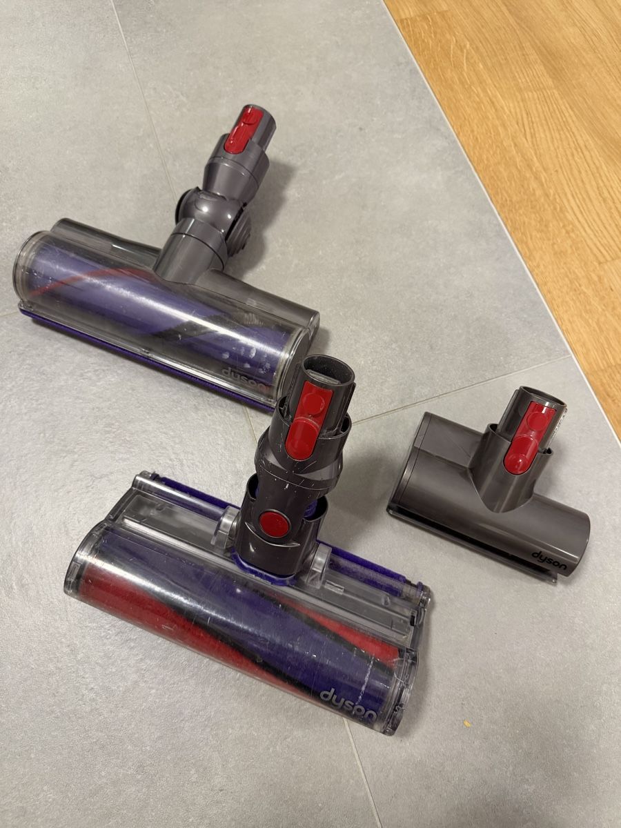 Dyson Altro per la casa: Dyson brosses V7 - V15 – Usato da Meyrin venduto da SA_3006
