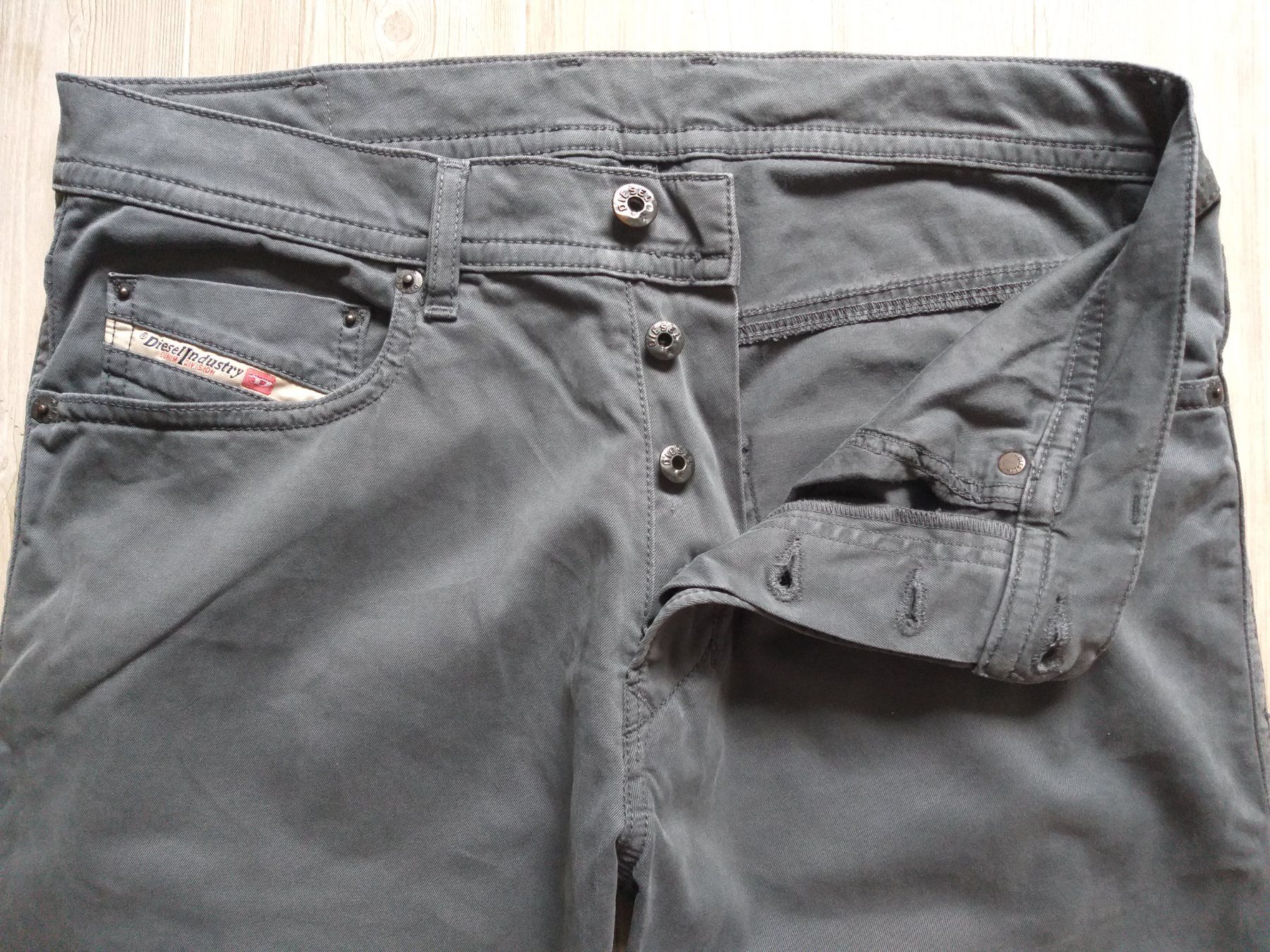 Diesel Jeans: DIESEL Jeans taille / Grosse 28 – Usato da Cossonay-ville venduto da Super-Price-Quality 4