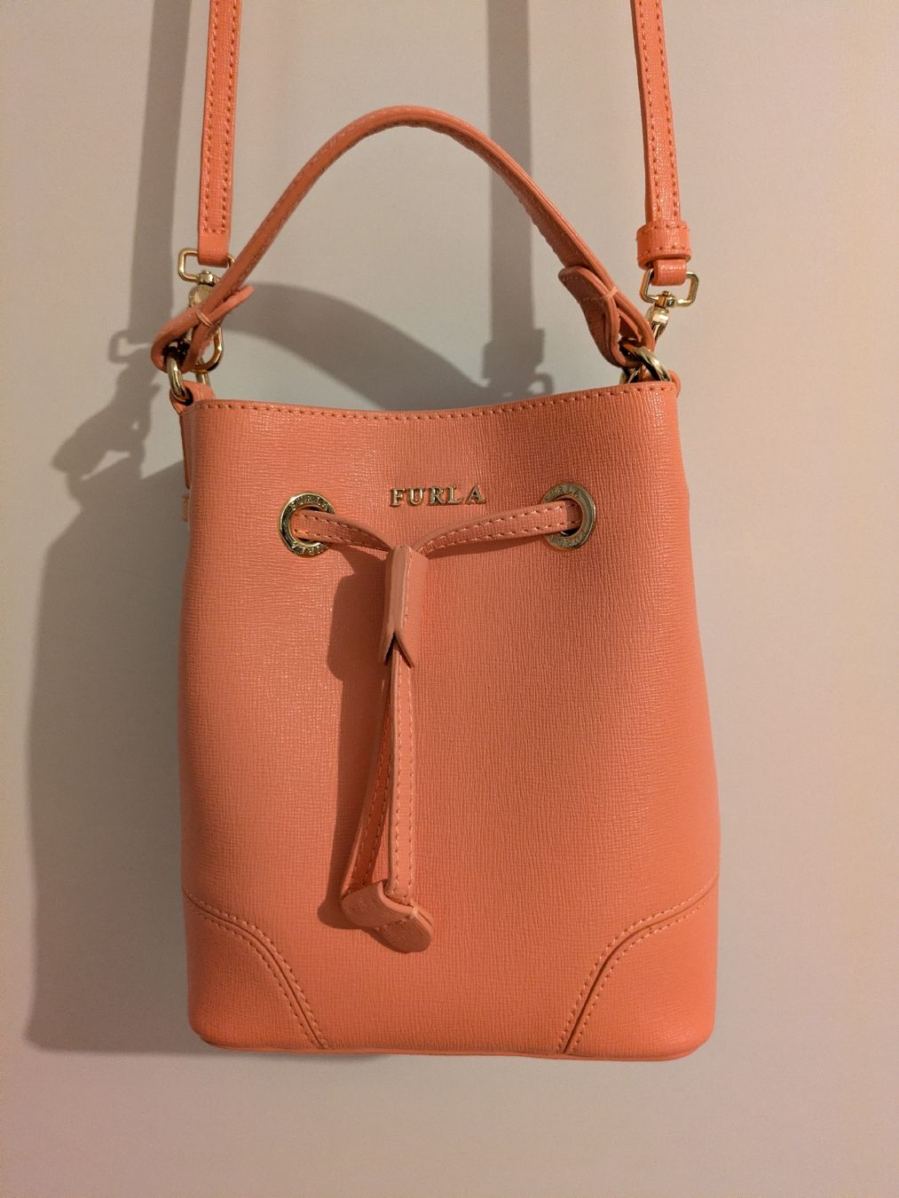 Furla Altro in  Abbigliamento & Accessori: Sac à bandoulière FURLA – Nuovo (secondo la descrizione) da Le Mont-sur-Lausanne venduto da elv_yyl8 7