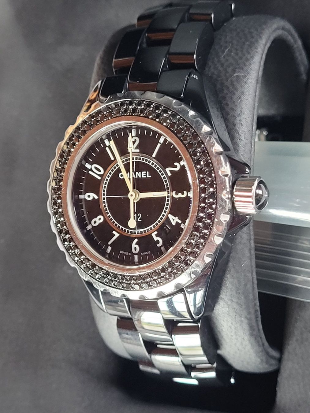 Chanel Orologi: Chanel J12 mit schwarzen Diamanten – Usato da Ennetmoos venduto da Billi20 1