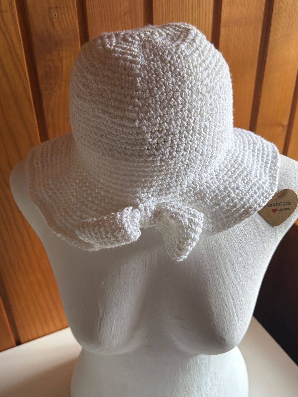 Copricapi, berretti & cappellini: HUT-VINTAGE-DAMEN-WEISS – Nuovo e nell'imballaggio originale da Meienried venduto da ManuelaBoutique