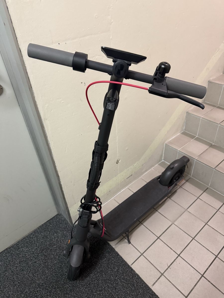 Kickboard: E-Trottinet Navee V25 SE – Usato da Allschwil venduto da Vespalino48 3