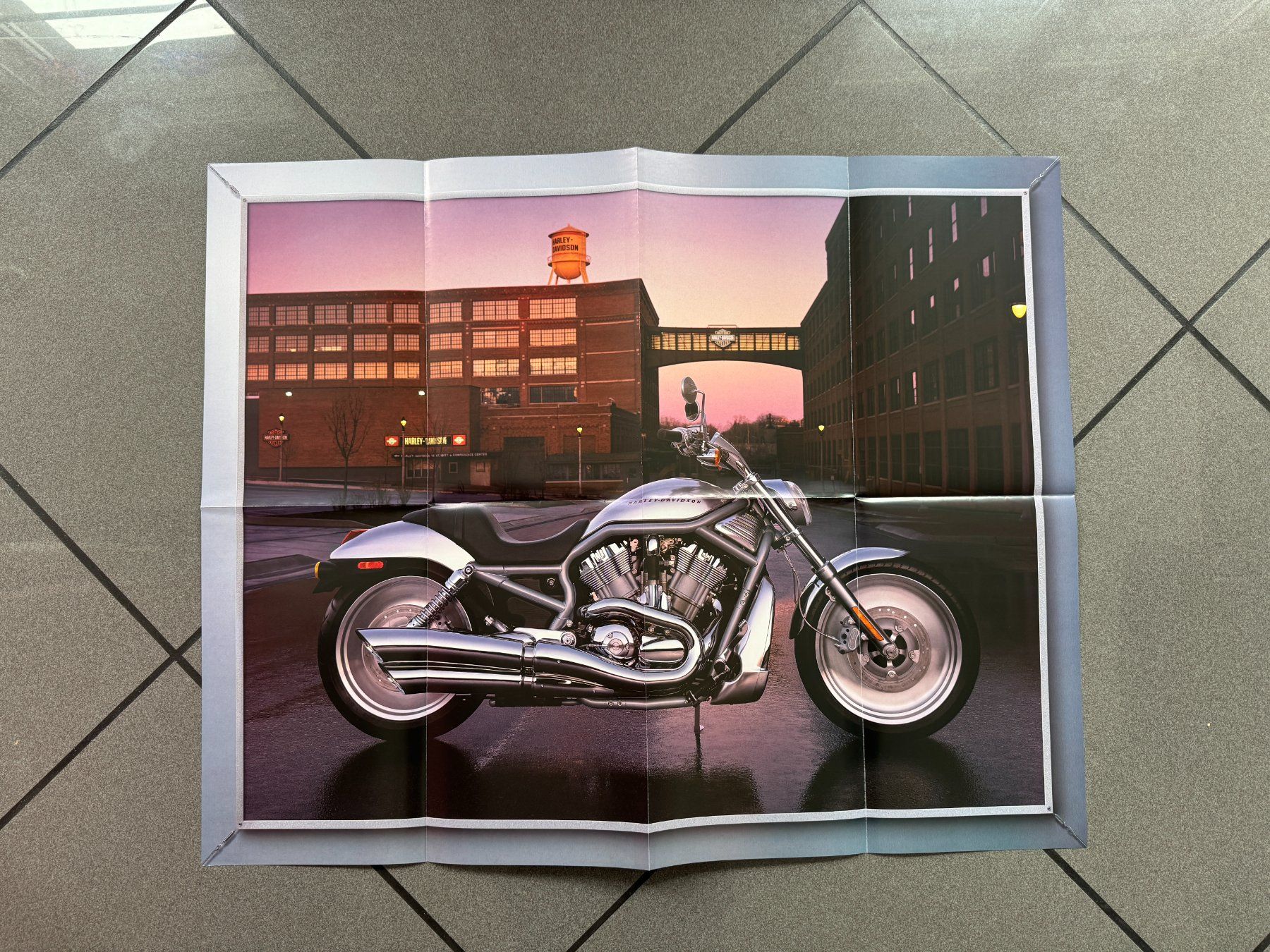 Foto & Immagini: Original Harley-Davidson V-Rod Plakat 2002 – Usato da Niederhasli venduto da Berno 1