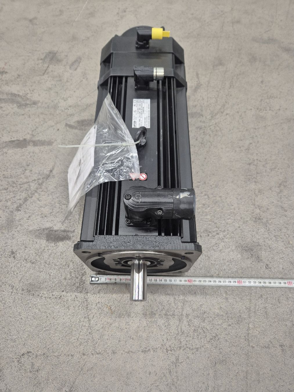 Motori: Servo Asynchronmotor Lenze MCA 19S35-SRMBO neuwertig – Nuovo (secondo la descrizione) da Thalwil venduto da Moritz.A 2