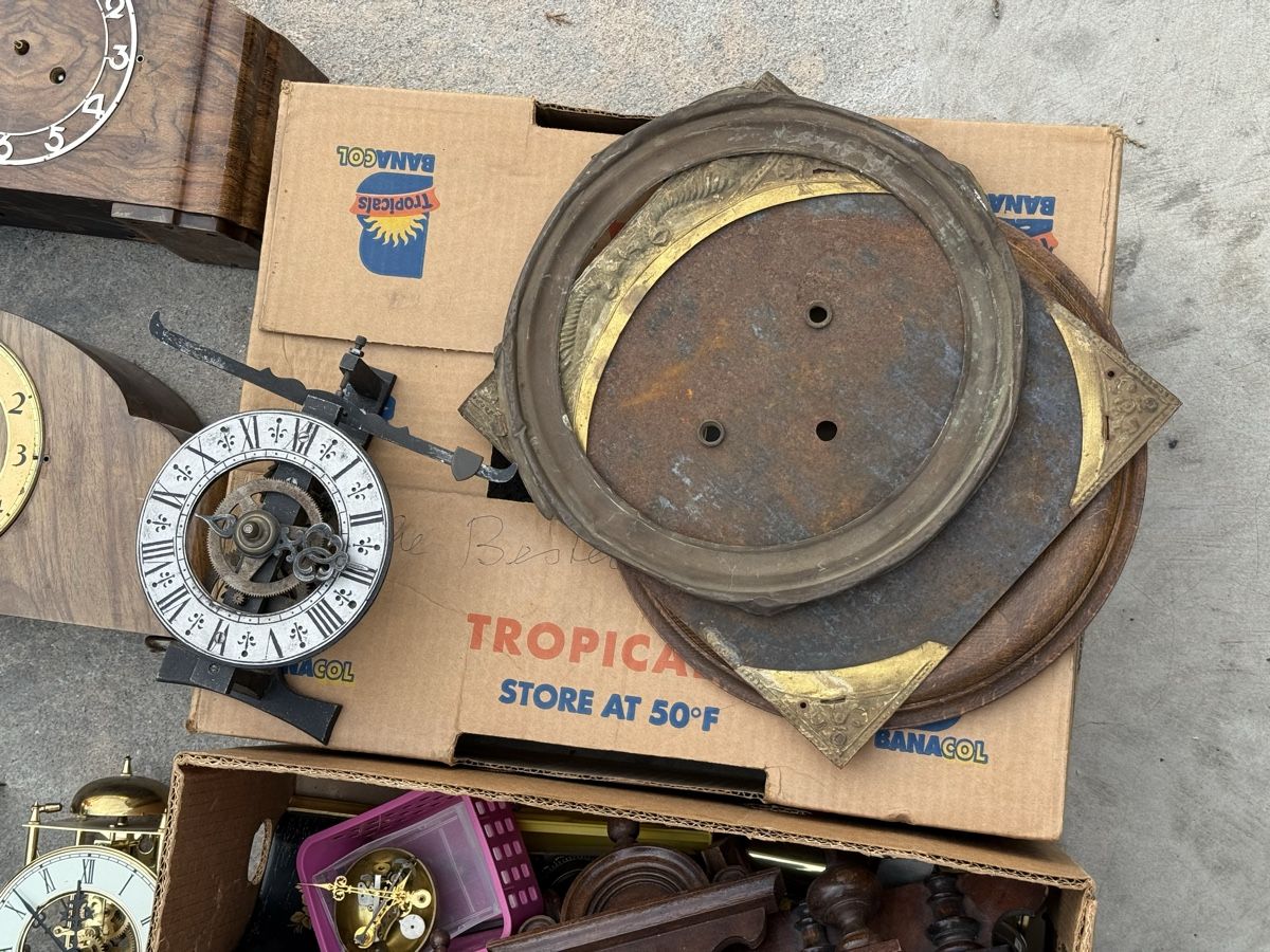 Stand- & Wanduhren: Lot d’anciennes horloges  – Defekt aus Sierre von OCNL 2