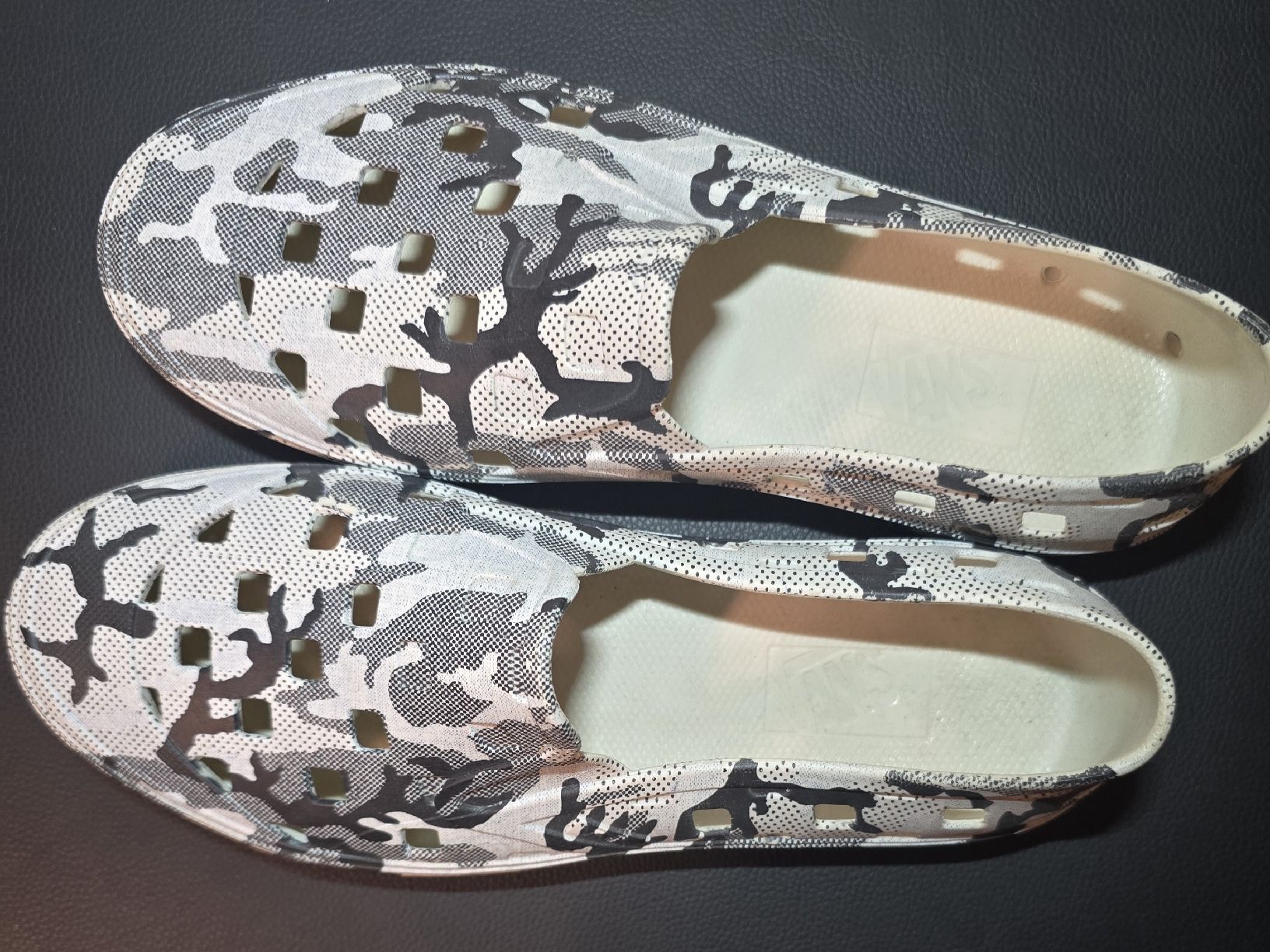 Vans Herrenschuhe: Vans Slip-On Camouflage – Gebraucht aus Wangs von Restposten.Garage