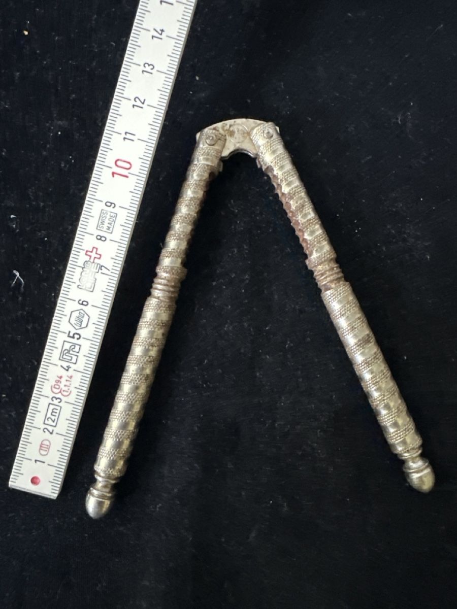 Appareils de cuisine: Antiker Nussknacker KM8, Metall, Vintage – D'occasion à Zürich par Chaeffeler 2
