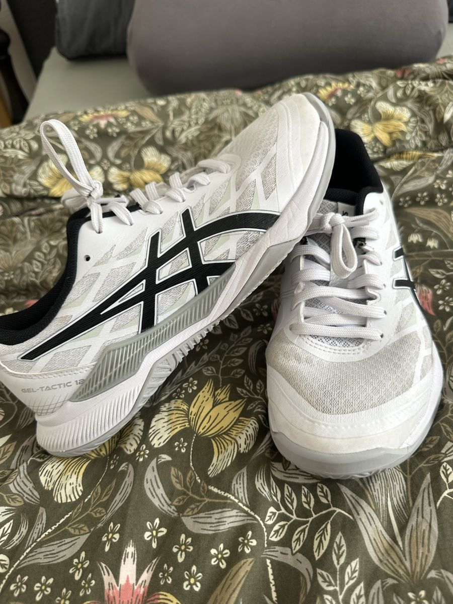 Chaussures hommes: Asics Hallenschuhe – D'occasion à Ossingen par jeen87 1