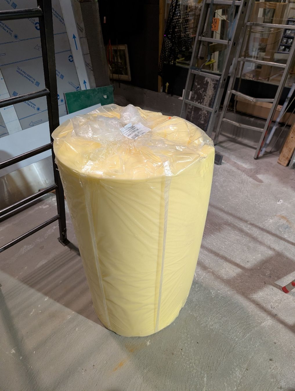 Piatti di portata: Schaumstoffplatte Polyether 5000x1000x40mm 1 Stueck neu – Nuovo e nell'imballaggio originale da Wallisellen venduto da Sladjko97