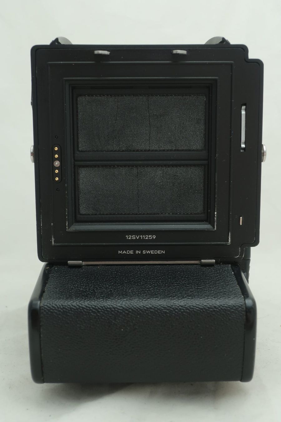 Hasselblad Fotocamera: 1.AUGUST Akt Geprüfte Hasselblad 555 ELD 2002 Magazin Prisma – Usato da Zürich venduto da dnk_nrd8 5